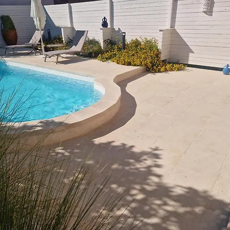 Gis Ad Sola Con Piscina Ad Uso Esclusivo 4*
